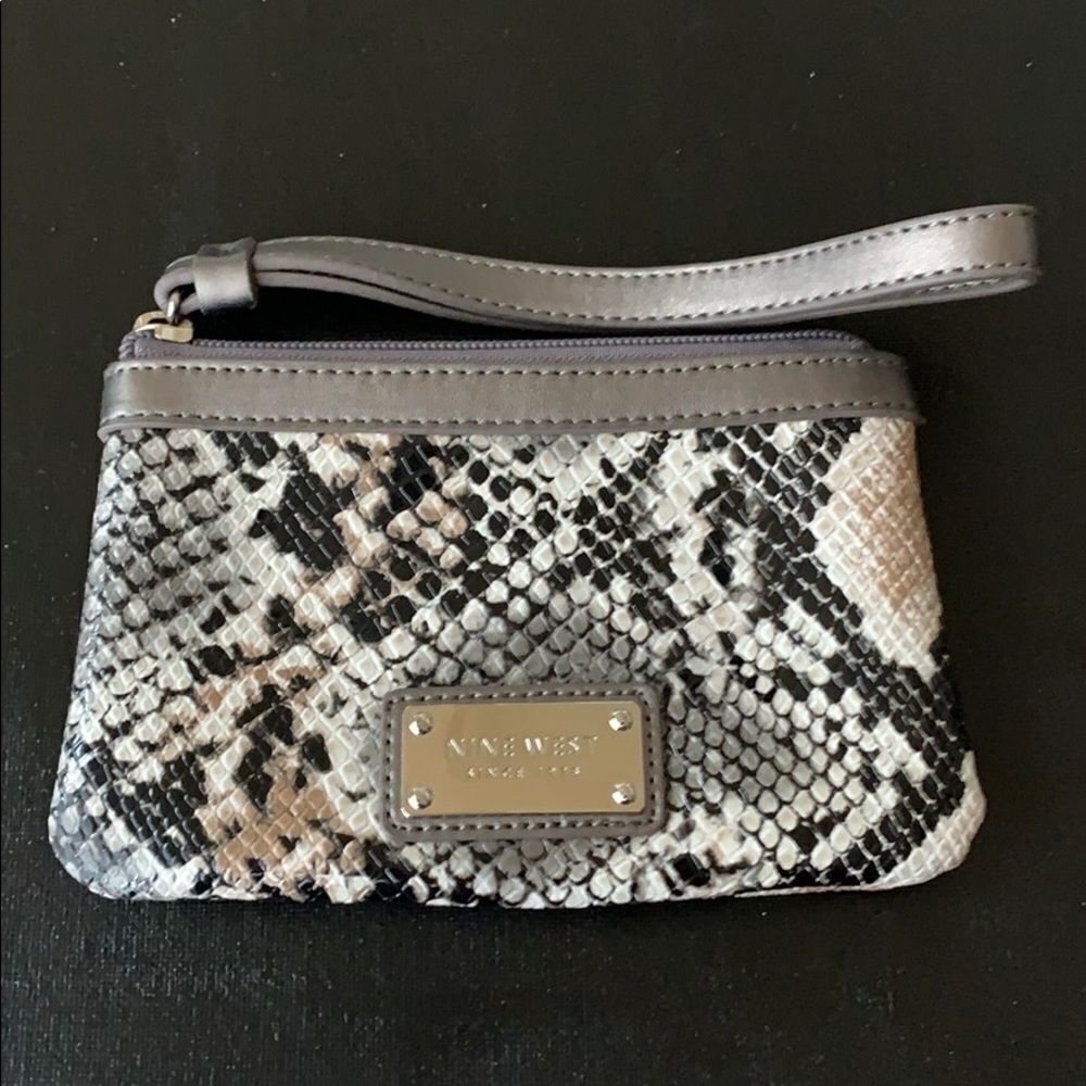 WRISTLET by Nine West‎